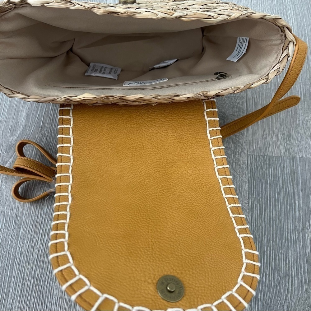 Universal Thread Straw Cross bag. - Picture 5 of 6